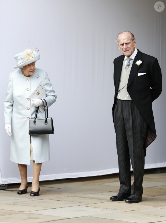 La reine Elisabeth II  et le prince Philip, duc d'Edimbourg après la cérémonie de mariage de la princesse Eugenie d'York et Jack Brooksbank en la chapelle Saint-George au château de Windsor le 12 octobre 2018.