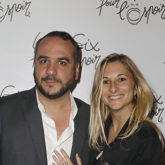 Francois-Xavier Demaison et sa compagne Anaïs Tihay - Photocall de la 6ème édition du concert caritatif pour l'association "Leurs Voix Pour l'Espoir" contre le cancer à l'Olympia à Paris le 12 octobre 2017. © Marc Ausset-Lacroix/Bestimage