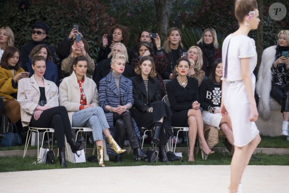 Kate Moran, Alma Jodorowsky, Cécile Cassel, Marion Cotillard et Alessandra Mastronardi- Deuxième défilé de mode Haute-Couture printemps-été 2019 "Chanel" au Grand Palais à Paris. Le 22 janvier 2019 © Olivier Borde / Bestimage