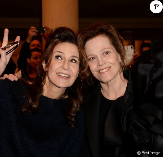 Sigourney Weaver et Valérie Lemercier - Défilé de mode Haute-Couture printemps-été 2019 "Stéphane Rolland" à Paris. Le 22 janvier 2019 © Veeren-CVS / Bestimage