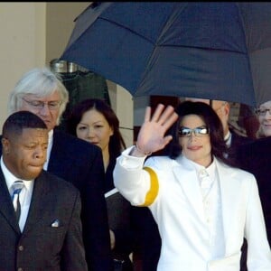 Michael Jackson au tribunal de Santa Maria en 2005.