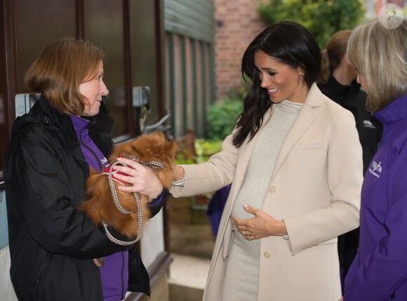 Meghan Markle, duchesse de Sussex, enceinte, visite le refuge pour animaux "The Mayhew Animal Home" dont elle est la marraine. Londres, le 16 janvier 2019.