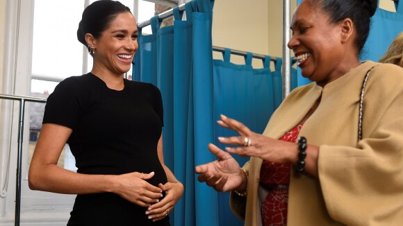 Meghan Markle enceinte : Pourquoi se tient-elle toujours le ventre ?