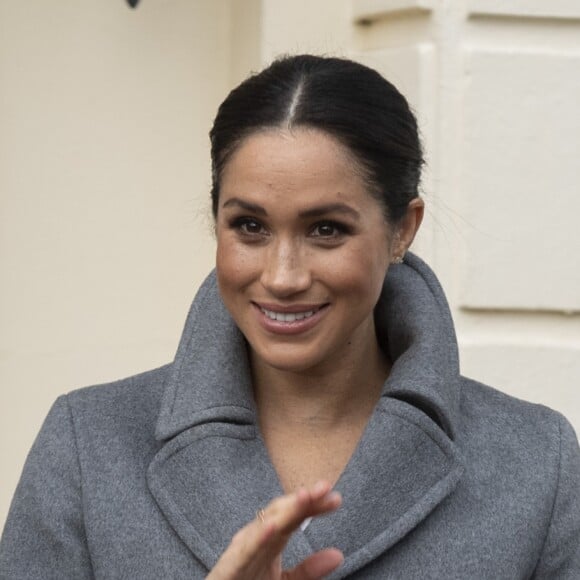 Meghan Markle, duchesse de Sussex, enceinte visite le foyer Royal Variety de "Brinsworth House", à Twickenham le 18 décembre 2018.