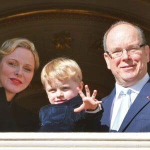 Le prince héréditaire Jacques de Monaco s'est joint à ses parents la princesse Charlene et le prince Albert II pour assister depuis le balcon du palais princier à la procession des reliques de Sainte Dévote à Monaco le 27 janvier 2019. ©Bruno Bebert/Bestimage