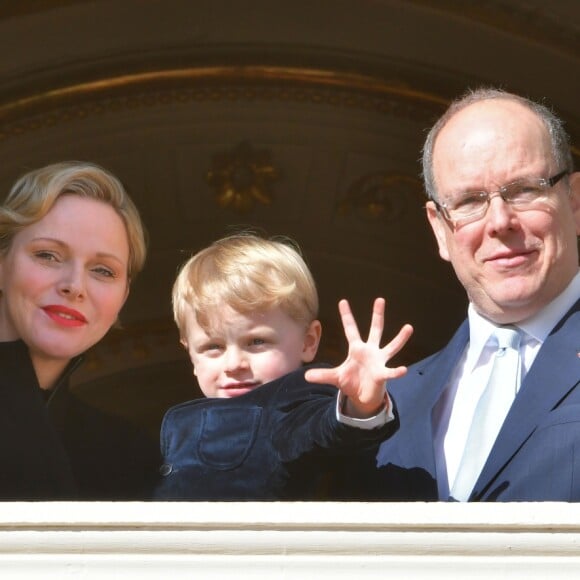 Le prince héréditaire Jacques de Monaco s'est joint à ses parents la princesse Charlene et le prince Albert II pour assister depuis le balcon du palais princier à la procession des reliques de Sainte Dévote à Monaco le 27 janvier 2019. ©Bruno Bebert/Bestimage