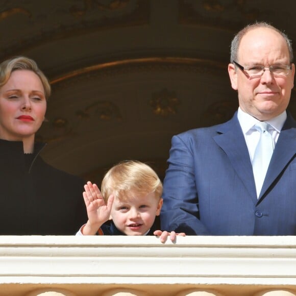 Le prince héréditaire Jacques de Monaco s'est joint à ses parents la princesse Charlene et le prince Albert II pour assister depuis le balcon du palais princier à la procession des reliques de Sainte Dévote à Monaco le 27 janvier 2019. ©Bruno Bebert/Bestimage