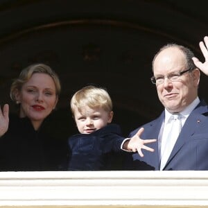 La princesse Charlene, le prince héréditaire Jacques et le prince Albert II de Monaco au balcon du palais princier lors de la procession des reliques de Sainte Dévote à Monaco le 27 janvier 2019. © Jean-François Ottonello/Nice-Matin/Bestimage