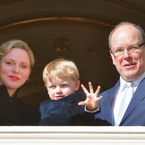 La princesse Charlene, le prince héréditaire Jacques et le prince Albert II de Monaco au balcon du palais princier lors de la procession des reliques de Sainte Dévote à Monaco le 27 janvier 2019. © Jean-François Ottonello/Nice-Matin/Bestimage