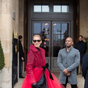 Céline Dion et son ami Pepe Munoz à la sortie de l'hotel Crillon, à Paris, se rendent au théâtre Mogador le 27 Janvier 2019