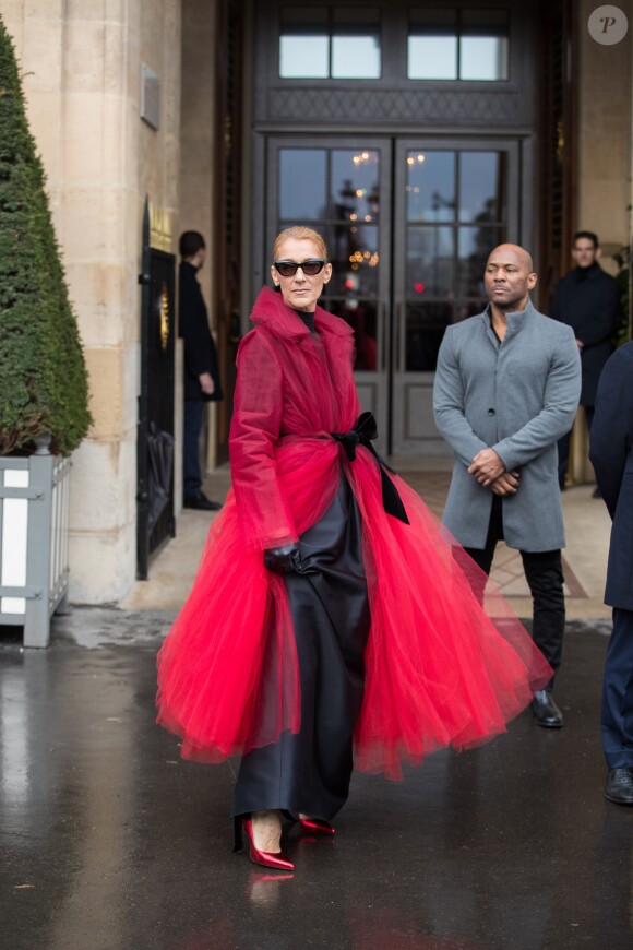 Céline Dion et son ami Pepe Munoz à la sortie de l'hotel Crillon, à Paris, se rendent au théâtre Mogador le 27 Janvier 2019