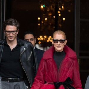 Céline Dion et son ami Pepe Munoz à la sortie de l'hotel Crillon à Paris se rendent au théâtre Mogador le 27 Janvier 2019