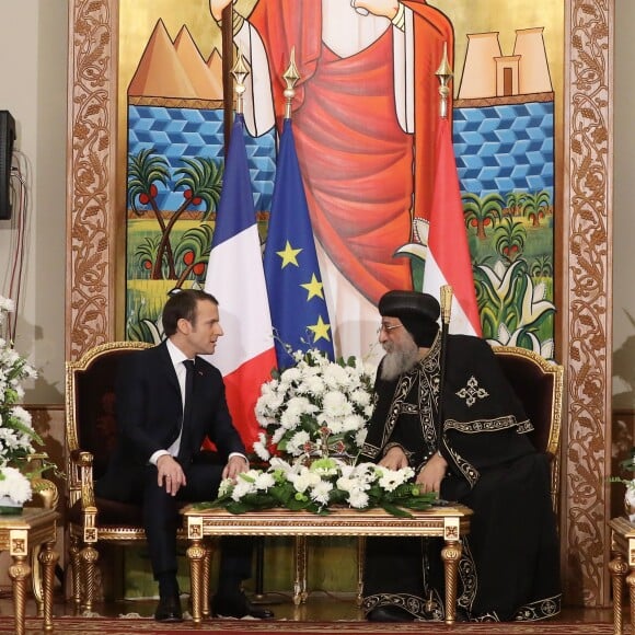 Le président de la République française Emmanuel Macron et le pape copte orthodoxe Tawadros II (Théodore II) - Le président de la République française et sa femme la Première Dame et le pape copte orthodoxe au siège de la papauté copte à la cathédrale Saint-Marcdu Caire à Abbassia, Egypte, le 29 janvier 2019. Le couple présidentiel français est en visite officielle de trois jours en Egypte. © Dominique Jacovides/Bestimage