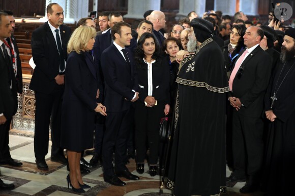 Le président de la République française Emmanuel Macron, sa femme la Première Dame Brigitte Macron et le pape copte orthodoxe Tawadros II (Théodore II) - Le président de la République française et sa femme la Première Dame et le pape copte orthodoxe au siège de la papauté copte à la cathédrale Saint-Marcdu Caire à Abbassia, Egypte, le 29 janvier 2019. Le couple présidentiel français est en visite officielle de trois jours en Egypte. © Dominique Jacovides/Bestimage