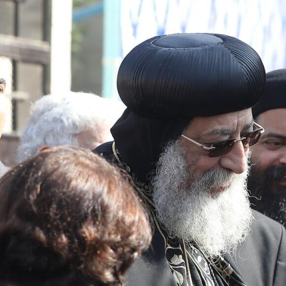 Le président de la République française Emmanuel Macron, sa femme la Première Dame Brigitte Macron et le pape copte orthodoxe Tawadros II (Théodore II) - Le président de la République française et sa femme la Première Dame et le pape copte orthodoxe au siège de la papauté copte à la cathédrale Saint-Marcdu Caire à Abbassia, Egypte, le 29 janvier 2019. Le couple présidentiel français est en visite officielle de trois jours en Egypte. © Dominique Jacovides/Bestimage