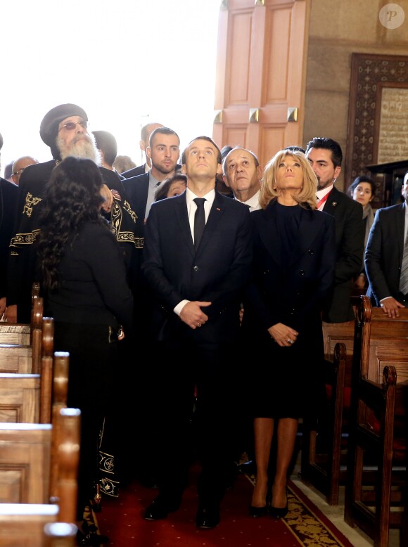 Le président de la République française Emmanuel Macron, sa femme la Première Dame Brigitte Macron, Jean-Yves Le Drian, ministre de l'Europe et des Affaires Etrangères et le pape copte orthodoxe Tawadros II (Théodore II) - Le président de la République française et sa femme la Première Dame et le pape copte orthodoxe au siège de la papauté copte à la cathédrale Saint-Marcdu Caire à Abbassia, Egypte, le 29 janvier 2019. Le couple présidentiel français est en visite officielle de trois jours en Egypte. © Dominique Jacovides/Bestimage