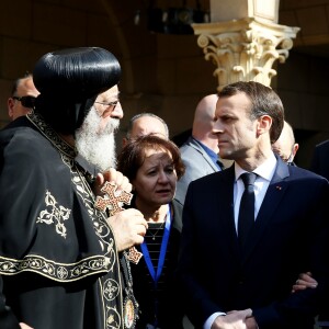 Le président de la République Emmanuel Macron et Brigitte Macron avec le pape copte orthodoxe Théodore II au siège de la papauté copte à la cathédrale Saint-Marcdu Caire à Abbassia, le 29 janvier 2019. © Dominique Jacovides/Bestimage