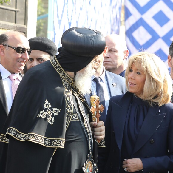 Le président de la République Emmanuel Macron et Brigitte Macron avec le pape copte orthodoxe Théodore II au siège de la papauté copte à la cathédrale Saint-Marcdu Caire à Abbassia, le 29 janvier 2019. © Dominique Jacovides/Bestimage