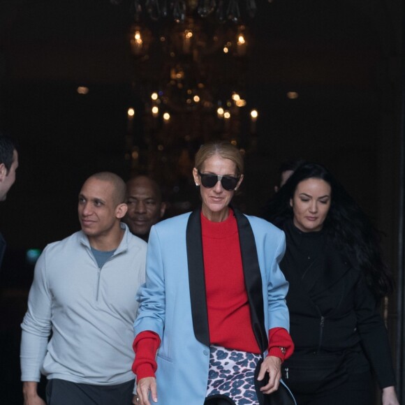 Céline Dion sort de l'hôtel de Crillon à Paris le 31 janvier 2019.