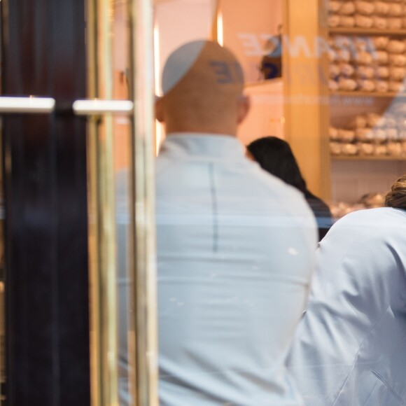 Celine Dion fait un passage à la boutique Repetto à Paris le 31 janvier 2019.