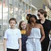 Angelina Jolie est allée déjeuner avec ses enfants Knox, Vivienne et Zahara Jolie-Pitt au restaurant Kabuki à Los Angeles, le 27 janvier 2019