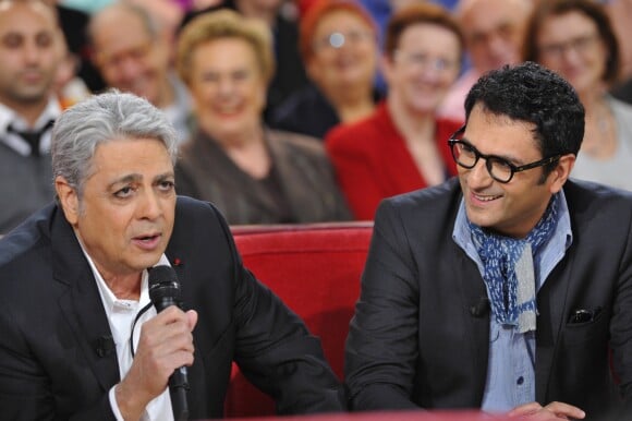Enrico Macias et son fils Jean-Claude Ghrenassia - Enregistrement de l'émission "Vivement Dimanche" à Paris le 21 novembre 2012.