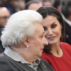 L'infante Pilar de Bourbon au côté de Letizia d'Espagne lors de la cérémonie des Prix nationaux du sport espagnol à Madrid le 10 janvier 2019.