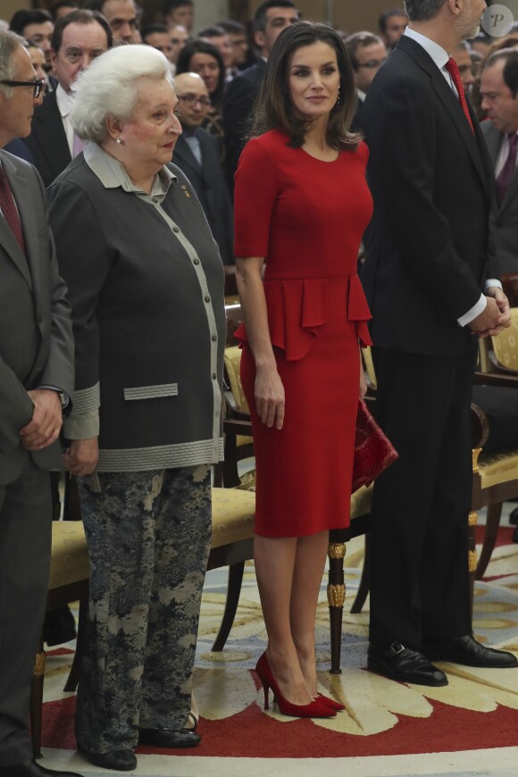 L'infante Pilar de Bourbon et la reine Letizia d'Espagne lors de la cérémonie des Prix nationaux du sport espagnol à Madrid le 10 janvier 2019.