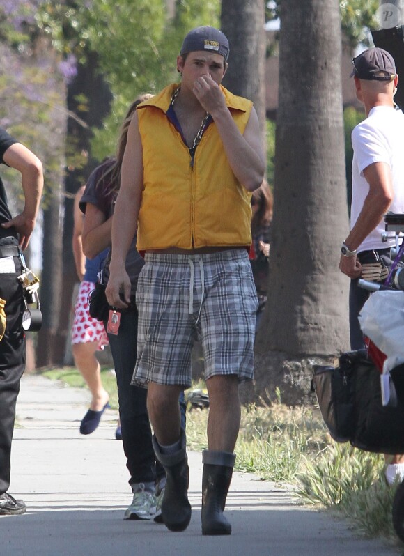 Ashton Kutcher sur le tournage de Friends with benefits, à Los Angeles, le 19 mai 2010