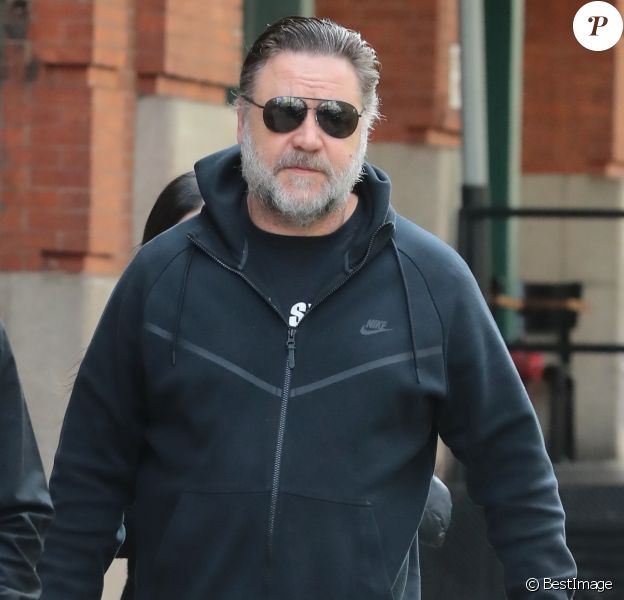 Russell Crowe à la sortie de son hôtel à New York, le 23 octobre 2018.