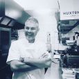 Justin Bull, le chef chouchou de Russell Crowe a été retrouvé mort dans son restaurant de Sydney ce 8 février 2019.