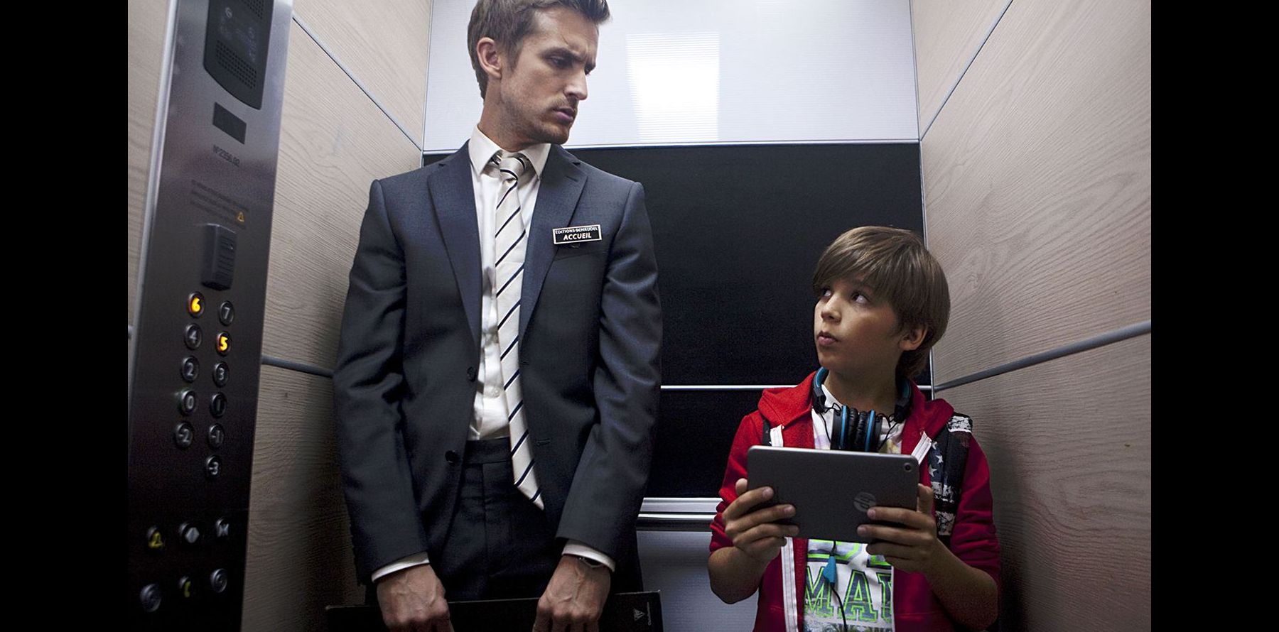 Films Et Séries Tv Avec Enzo Tomasini Babysitting : Le "sale gosse" du film a bien grandi et il est très amoureux  ! - Purepeople