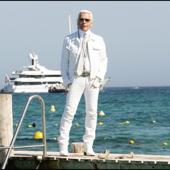 Karl Lagerfeld à Saint-Tropez. Juillet 2005.