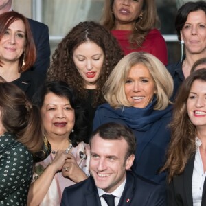 Wided Bouchamaoui, Wided Bouchamaoui, Aissata Lam, l'actrice britannique Emma Watson, le président de la République française Emmanuel Macron, sa femme la Première Dame Brigitte Macron, Marlène Schiappa, secrétaire d'Etat, chargée de l'Egalité des femmes et des hommes et Jamie McCourt, ambassadrice des Etats Unis en France lors de la photo de famille des participants à la réunion du conseil consultatif pour l'égalité entre les femmes et les hommes au palais de l'Elysée à Paris, France, le 19 février 2019. © Jacques Witt/Pool/Bestimage