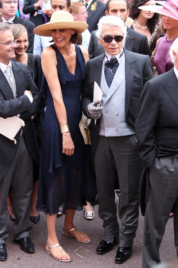 Inès de la Fressange et Karl Lagerfeld à Monaco, le 2 juillet 2011.