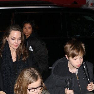 Exclusif - Angelina Jolie est allée faire du shopping avec ses enfants Pax, Sahara, Vivienne, Knox et Shiloh au magasin de sports KITH à New York, 22 février 2019