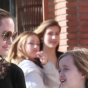 Angelina Jolie et sa fille Vivienne Marcheline Jolie-Pitt sont allées faire du shopping dans le quartier de Los Feliz, le 17 février 2019