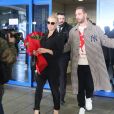 Pamela Anderson arrive à l'aéroport d'Athènes en Grèce, le 24 février 2019.
