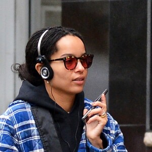 Exclusif - Zoe Kravitz en tenue décontractée dans la rue à New York le 5 novembre 2018.