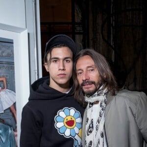 Exclusif - Bob Sinclar et son fils Raphaël - Vernissage de l'exposition "Femmes je vous aime" à l'Hôtel Plaza Athénée à Paris, le 25 février 2019. © Cyril Moreau/Bestimage