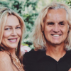Tracy Yarro Scheff, mère de Clark Gable III (mort le 22 février 2019 à 30 ans), avec son mari Jason Scheff (bassiste de Chicago), photo publiée en octobre 2018 pour leurs 23 ans de mariage.