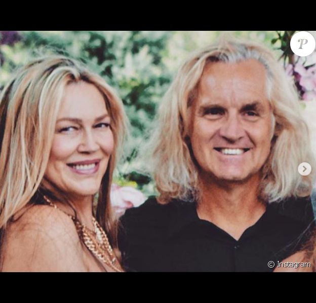 Tracy Yarro Scheff, mère de Clark Gable III (mort le 22 février 2019 à 30 ans), avec son mari Jason Scheff (bassiste de Chicago), photo publiée en octobre 2018 pour leurs 23 ans de mariage.