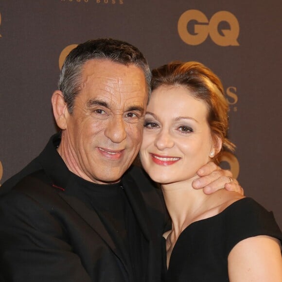 Thierry Ardisson et sa femme Audrey Crespo-Mara - Photocall de la cérémonie des "GQ 2015, Les Hommes de l'Année" au Shangri-La Hotel à Paris, le 25 janvier 2016. © Denis Guignebourg/Bestimage