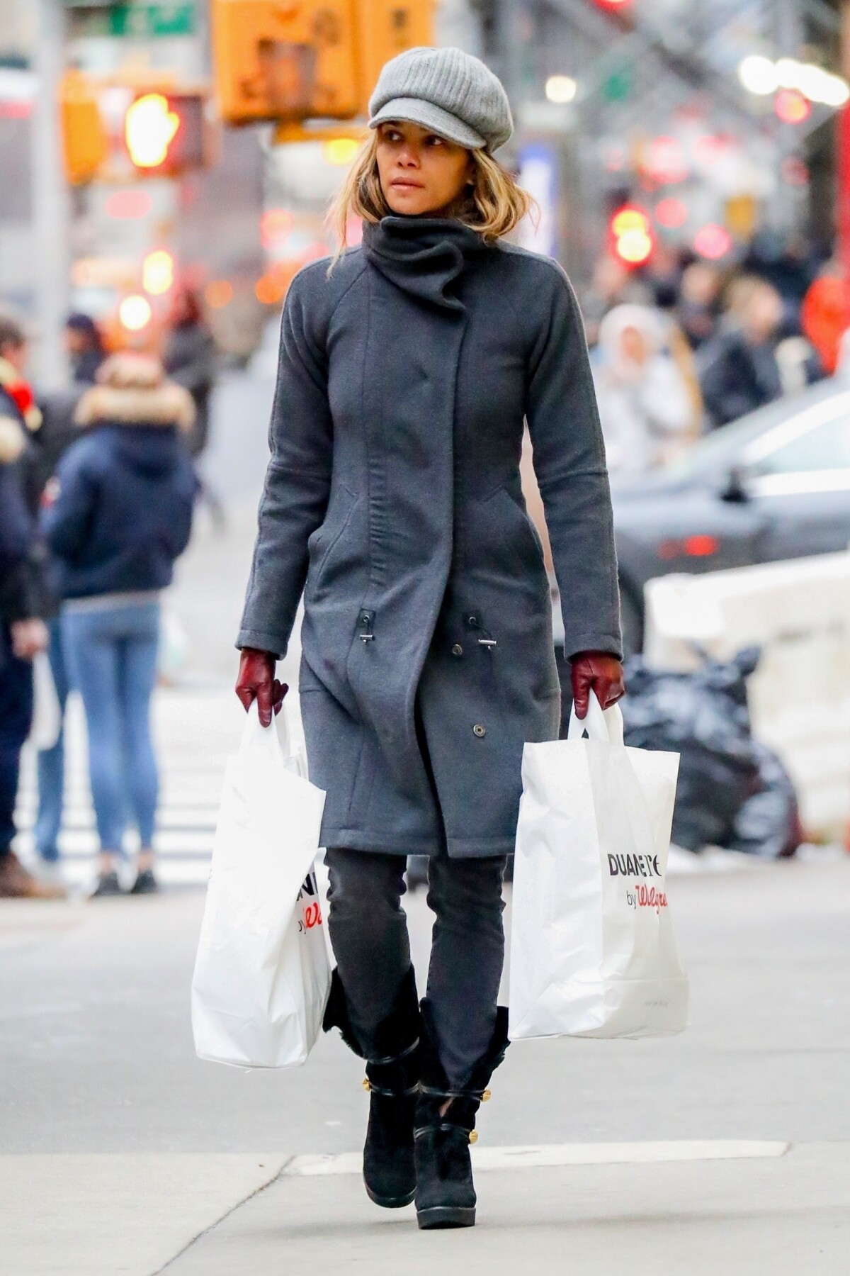 Photo : Exclusif - Halle Berry est allée faire des courses chez Duane