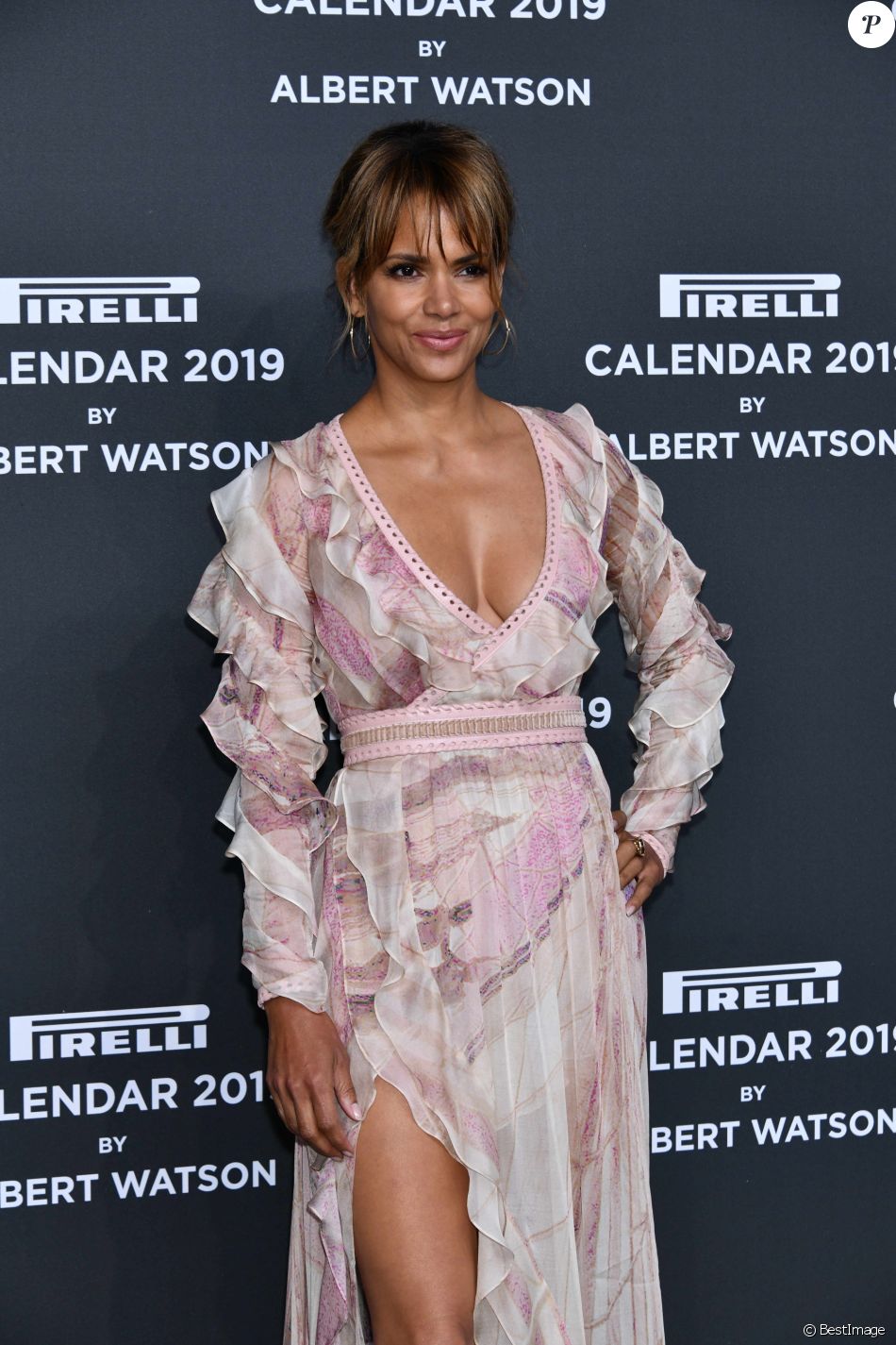 Halle Berry - Photocall de la soirée de lancement du calendrier Pirelli