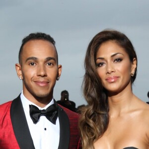 Lewis Hamilton, Nicole Scherzinger - Photocall de la soirée "AmfAR's Cinema Against AIDS" Gala a l'Eden Roc au Cap d'Antibes le 22 mai 2014.