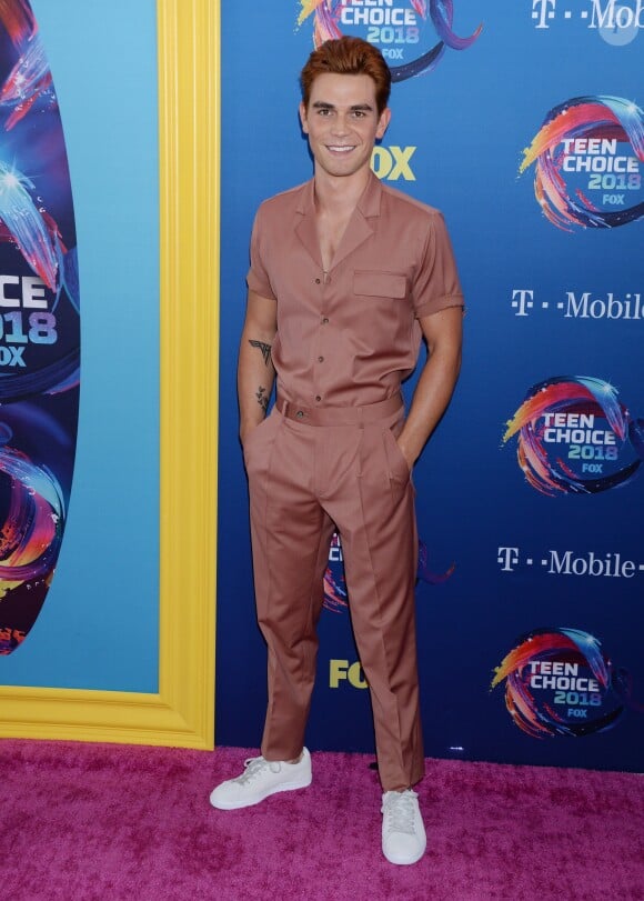 KJ Apa lors de la soirée FOX's Teen Choice Awards 2018 au The Forum à Inglewood, Californie, Etats-Unis, le 12 août 2018.