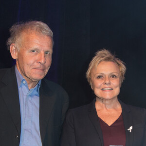 Patrick Poivre d'Arvor (PPDA) et Muriel Robin (Stétho d'Or catégorie "Humoriste") - 3e Gala caritatif des "Stéthos d'Or" qui récompensent les artistes qui contribuent au bien-être de tous, organisé par la Fondation pour la Recherche en Physiologie au George V à Paris, le 11 mars 2019. © Coadic Guirec/Bestimage