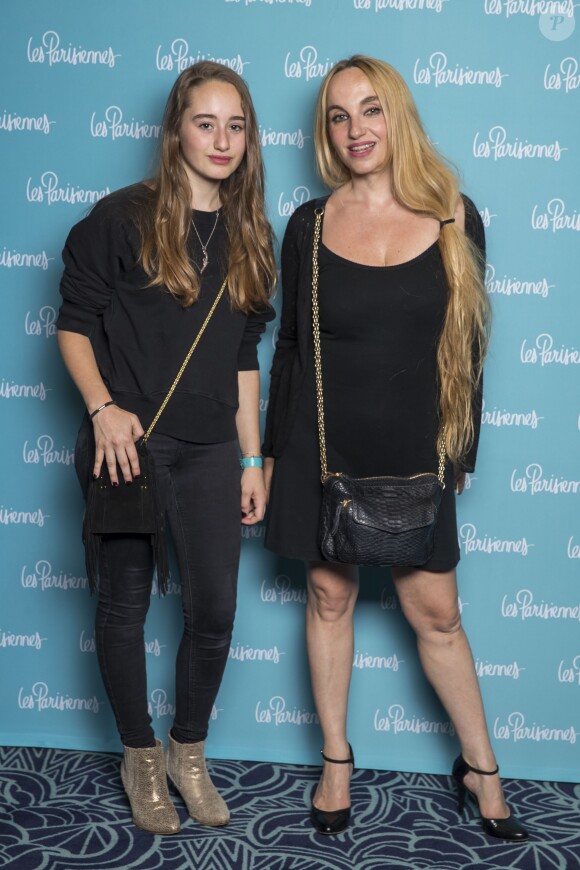 Exclusif - Chloé Mons et Poppée Bashung - Première du spectacle "Les Parisiennes" aux Folies Bergères à Paris le 24 mai 2018. © Olivier Borde - Pierre Perusseau/Bestimage