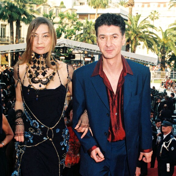 Etienne Daho et Elli Medeiros au Festival de Cannes, le 12 mai 1998.